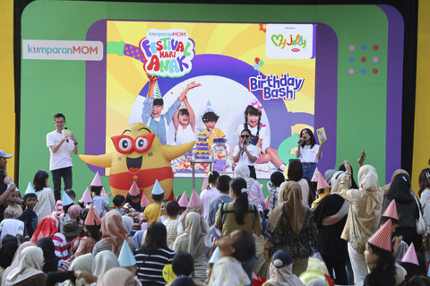 Keseruan Birthday Bash saat kumparanMOM Festival Hari Anak 2025 di Ex Taman Anggrek, GBK, Jakarta, Sabtu (26/7/2025). Foto: Syawal Darisman/kumparan