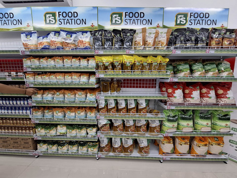 Koperasi Kelurahan Merah Putih Melawai yang ditinjau oleh Direktur Utama Perum Bulog Ahmad Rizal, Jakarta Selatan Minggu (27/7/2025). Foto: Argya D. Maheswara/kumparan 