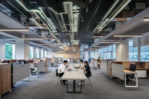 Unsplash/LYCS Architecture