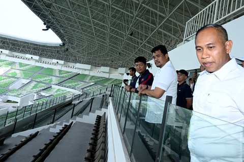 Gubernur Sumatera Utara Bobby Nasution kunjungi Stadion Utama Sumut di Kabupaten Deli Serdang pada Minggu (27/7/2025). Foto: Dok. Istimewa