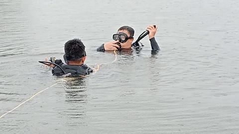 Proses pencarian Angga yang dilaporkan tenggelam di Sungai Keleker, Desa Burai, Ogan Ilir/ist.