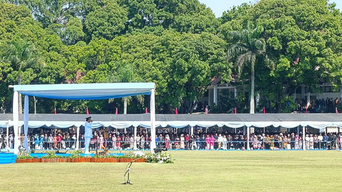 Menteri Dalam Negeri Tito Karnavian melantik 1.110 orang Pamong Praja Muda Institut Pemerintahan Dalam Negeri (IPDN) Angkatan XXXII Tahun 2025 di Lapangan Kampus IPDN Jatinangor, Kabupaten Sumedang, Jawa Barat, Senin (28/7/2025). Foto: Zamachsyari/kumparan