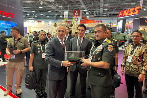 Kepala Staf Angkatan Darat (Kasad) Jenderal TNI Maruli Simanjuntak mengunjungi International Defence Industry Fair ke-17 (17th IDEF) di Turki, Jumat (25/7/2025). Foto: TNI AD
