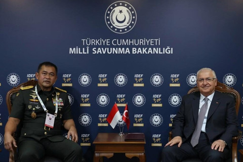 Kepala Staf Angkatan Darat (Kasad) Jenderal TNI Maruli Simanjuntak mengunjungi International Defence Industry Fair ke-17 (17th IDEF) di Turki, Jumat (25/7/2025). Foto: TNI AD