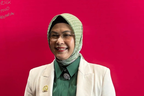 Ketua Umum Asosiasi Penggemar Rempah Nusantara (APREN) Siti Nur Azizah Ma'ruf Amin menyampaikan bahwa wisata halal memiliki daya tarik tersendiri bagi wisatawan usai mengikuti konferensi pers di Jakarta, Kamis (24/7/2025). Foto: Hreeloita Dharma Shanti/ANTARA