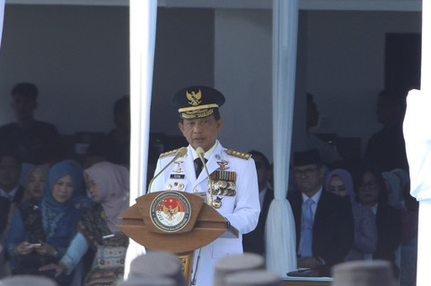 Mendagri Tito Karnavian melantik Pamong Praja Muda lulusan IPDN Angkatan XXXII Tahun 2025 di Lapangan Parade, Kampus IPDN Jatinangor, Kabupaten Sumedang, Jawa Barat, Senin (28/7/2025). Foto: Kemendagri RI