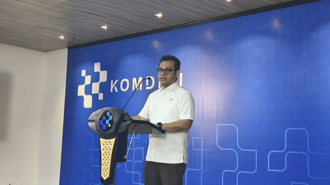 Wamenkomdigi Nezar Patria meberikan sambutan saat meluncurkan AI Policy Dialogue Country Report di Kantor Kemkomdigi, Jakarta Pusat, Senin (28/7/2025). Foto: Thomas Bosco/kumparan
