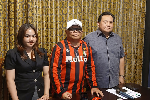 Badai eks Kerispatih hadir dalam konferensi pers di kawasan Fatmawati, Jakarta Selatan, pada Senin (28/7/2025). Foto: Vincentius Mario/kumparan
