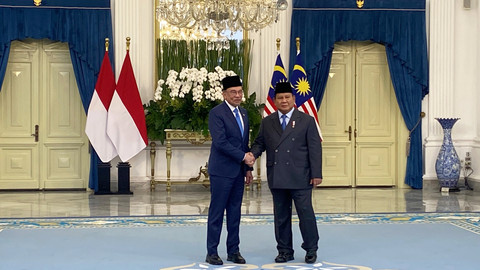 Presiden Prabowo Subianto menerima kunjungan PM Malaysia Anwar Ibrahim di Istana Merdeka, Jakarta, Selasa (29/7/2025). Foto: Zamachsyari/kumparan