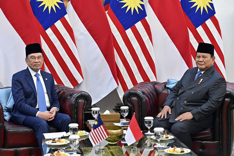 Presiden Republik Indonesia Prabowo Subianto beserta jajaran menteri Kabinet Merah Putih menerima kunjungan resmi Perdana Menteri (PM) Malaysia Anwar Ibrahim di Istana Merdeka, Selasa (29/7/2025). Foto: Dok. Muchlis Jr - Biro Pers Sekretariat Presiden