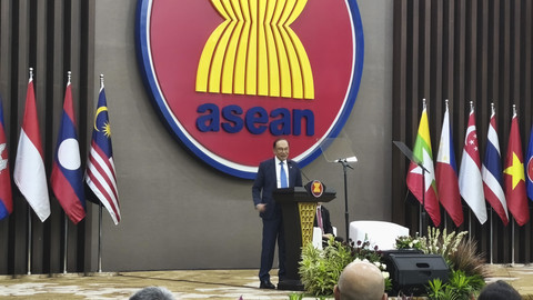 PM Malaysia Anwar Ibrahim saat memberikan policy speech di Sekretariat ASEAN, Jakarta Selatan, Selasa (29/7/2025). Foto: Thomas Bosco/kumparan