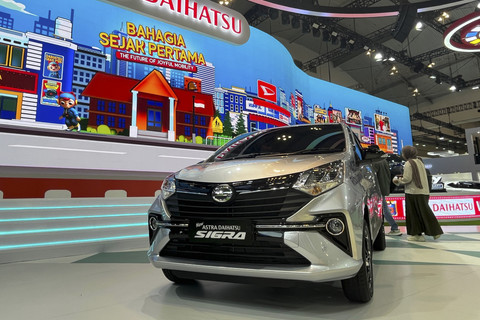 Daihatsu Sigra 1.2R Deluxe terbaru yang meluncur di GIIAS 2025. Foto: Fitra Andrianto/kumparan