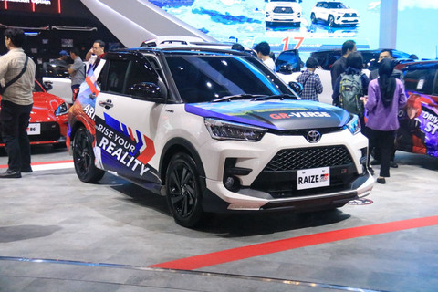 Lini produk Toyota Gazoo Racing di GIIAS 2025. Foto: Syahrul Ghiffari/kumparan