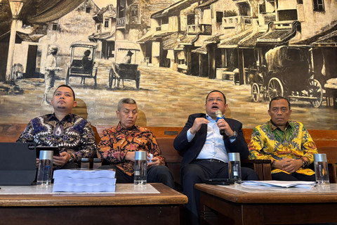 Konferensi pers penasihat hukum Mantan Mendag Thomas Trikasih Lembong atau Tom Lembong soal upaya banding vonis 4,5 tahun penjara di kawasan Cikini, Jakarta Pusat pada Rabu (30/7/2025). Foto: Abid Raihan/kumparan