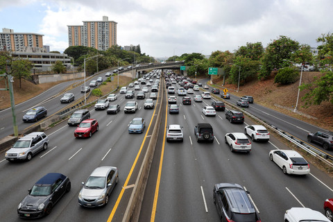 Kondisi lalu lintas usai pihak berwenang memperingatkan tsunami akibat gempa Rusia di Honolulu, Hawaii, Amerika Serikat, Rabu (30/7/2025). Foto: Marco Garcia/REUTERS
