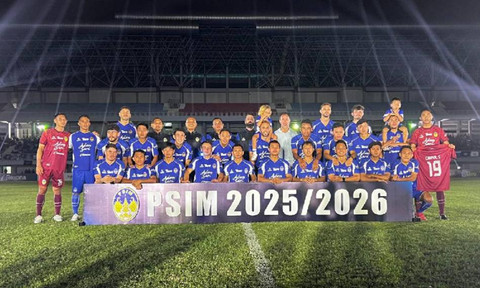 Skuat PSIM Jogja mengenakan jersey baru untuk musim 2025/2026. Fot: Pandangan Jogja/Gigih Imanadi Darma