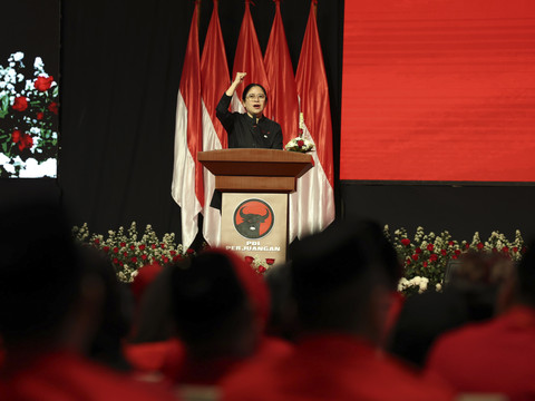Ketua DPP PDIP Puan Maharani mengisi pembekalan di Bimtek partai PDIP hari pertama di Bali, Rabu (30/7/2025). Foto: PDIP