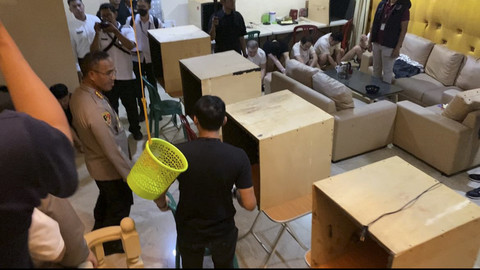 TKP Scaming yang dilakukan Warga Cina di Lebak Bulus, Jakarta Selatan, Rabu (30/7/2025).  Foto: Rayyan Farhansyah/kumparan