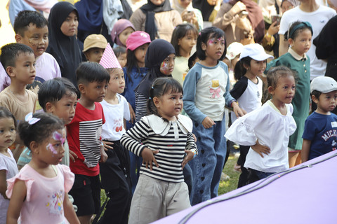 Kodomo menghadirkan aktivitas unik bertajuk “Joget Cuci Rambut" di hari pertama FHA 2025, Sabtu (26/7). Foto: kumparan