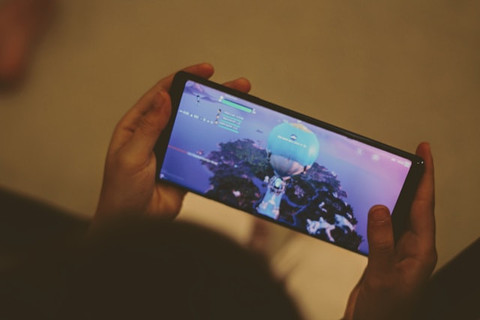 Ilustrasi emote Pacu Jalur Free Fire kapan rilis? Sumber: Unsplash/Joshua Hoehne