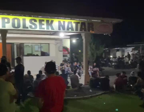  Istimewa