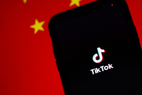 Apa Itu Gen Z Stare yang Diperbincangkan di TikTok? Ini Penjelasannya