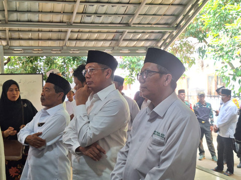 Lukman Hakim Saifuddin hadir dalam pemakaman Suryadharma Ali, Kamis (31/7/2025) dok. kumparan