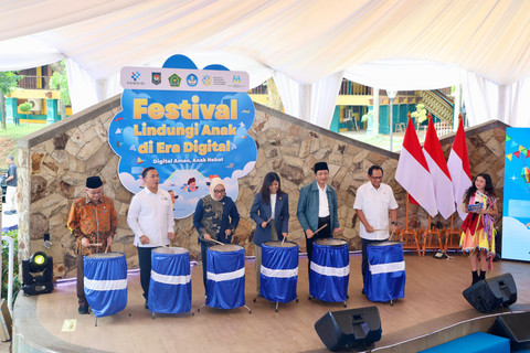 Mendagri Tito Karnavian bersama sejumlah menteri menghadiri penandatanganan Nota Kesepahaman Rencana Aksi Implementasi PP Tunas di Era Digital yang berlangsung di Museum Penerangan, TMII, Jakarta, Kamis (31/7/2025). Foto: Dok. Kemendagri