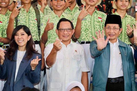 Mendagri Tito Karnavian bersama sejumlah menteri menghadiri penandatanganan Nota Kesepahaman Rencana Aksi Implementasi PP Tunas di Era Digital yang berlangsung di Museum Penerangan, TMII, Jakarta, Kamis (31/7/2025). Foto: Dok. Kemendagri