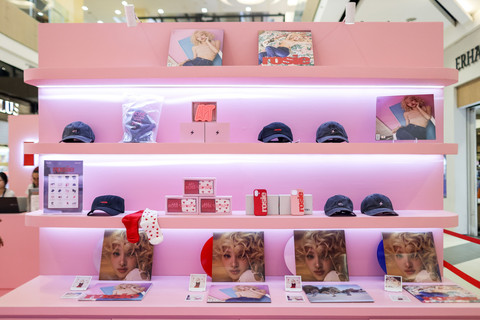 Pop-up Rose Blackpink, Rosie, di Gandaria City Mall Jakarta Selatan. Foto: Allstar IP