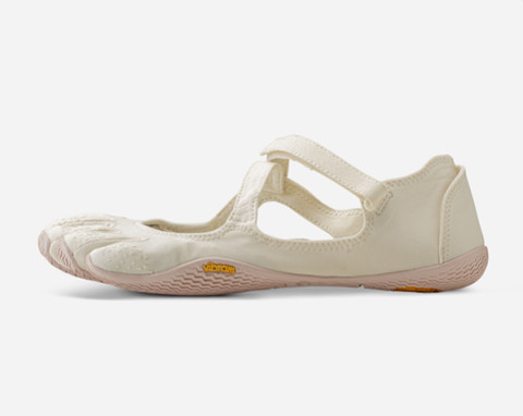 Sepatu Vibram FiveFingers seri V-Soul Women's Ivory/ Dusty Pink. Foto: Vibram