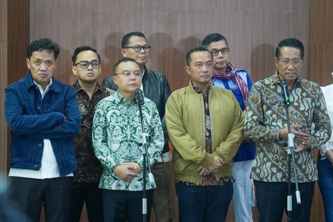 Menteri Hukum Supratman Andi Agtas menyampaikan keterangan pers bersama Wakil Ketua DPR Sufmi Dasco Ahmad , Mensesneg Prasetyo Hadi, dan Ketua Komisi III DPR Habiburokhman di Kompleks Parlemen, Senayan, Jakarta, Kamis (31/7/2025). Foto: Meli Pratiwi/ANTARA FOTO