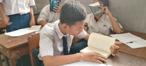 Kegiatan membaca di dalam kelas. Foto: Dokumentasi pribadi
