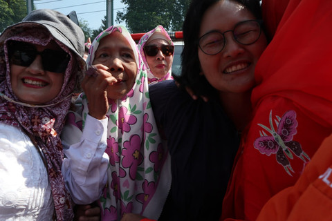 Istri Tom Lembong, Franciska Wiharjda, tiba di Rutan Klas I Cipinang, Jakarta Timur, Jumat (1/8). Foto: Febria Adha Larasati/kumparan