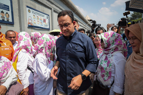 Politisi Anies Baswedan usai menjenguk Tom Lembong usai mendapatkan abolisi dari Presiden Prabowo di Rutan Cipinang, Jakarta, Jumat (1/8/2025). Foto: Iqbal Firdaus/kumparan