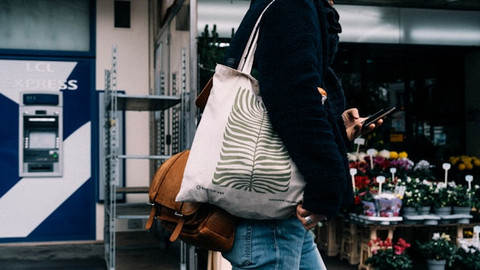 Apa Itu Performative Male? Foto Hanya Ilustrasi. Sumber Foto: Unsplash.com/Mathias Reding