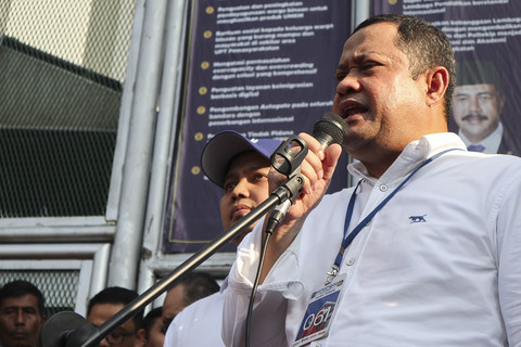 Kuasa hukum Thomas Lembong, Ari Yusuf Amir menjawab pertanyaan wartawan saat sesi konferensi pers terkait pembebasan terdakwa kasus dugaan korupsi impor gula Tom Lembong di Lembaga Pemasyarakatan (Lapas) Kelas I Cipinang, Jakarta, Jumat (1/8/2025). Foto: Febria Adha Larasati/kumparan