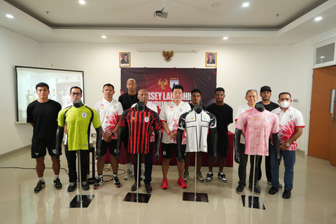 Persipura Jayapura meluncurkan jersey terbaru untuk menghadapi kompetisi musim 2025/26. Foto: Dok. Persipura