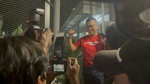 Sekretaris Jenderal PDIP Hasto Kristiyanto resmi bebas dari Rutan KPK di Gedung Merah Putih, Jakarta Selatan, Jumat (1/8/2025). Foto: Nasywa Athifah/kumparan