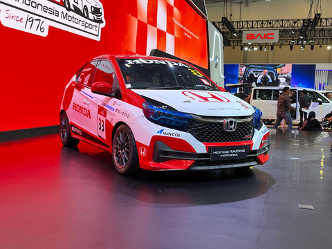 Honda Racing Indonesia rayakan 40 tahun di GIIAS 2025. Foto: Syahrul Ghiffari/kumparan