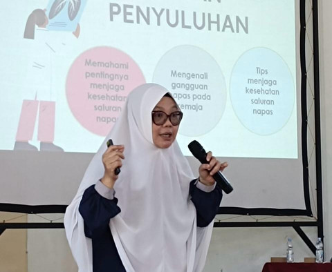 Ketua Pengabdian masyarakat (pengmas) FK Unair Dr. Anny Setijo Rahaju, dr., Sp.P.A., Subsp. U.R.L. (K).
