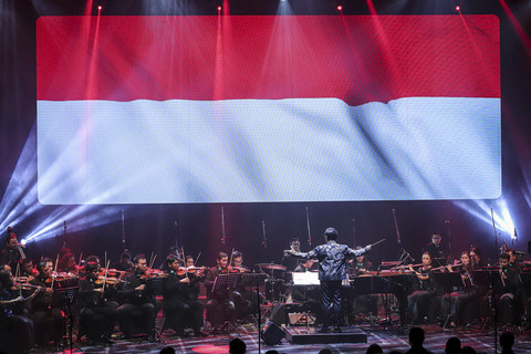 Avip Priatna tampil saat Simfoni Untuk Bangsa 2025 di Graha Bakti Budaya, Taman Ismail Marzuki, Jakarta, Sabtu (2/8/2025). Foto: Iqbal Firdaus/kumparan