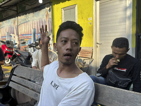 Advokat Solidaritas Pemasok dan Pedagang Pasar Burung Barito, Fahmi Akbar. Foto: Abid Raihan/kumparan