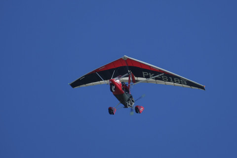 Ilustrasi pesawat microlight fixed wing. Foto: Mardiya/Shutterstock