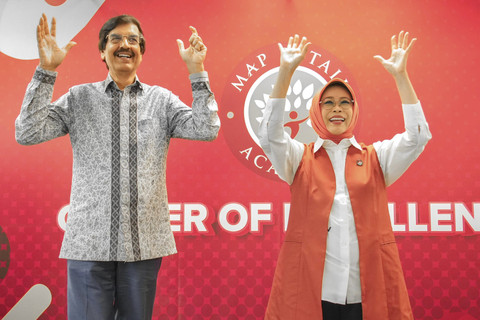 Penasihat I Dharma Wanita Persatuan (DWP) Kemensos, Fatma Saifullah Yusuf berkolaborasi dengan PT Mitra Adiperkasa Tbk (MAP) beri kesempatan bekerja bagi teman disabilitas, Senin (4/8/2025). Foto: Kemensos RI