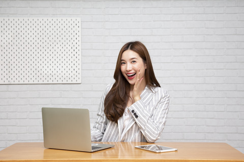 Ramalan karier zodiak Scorpio bulan September 2025. Foto: comzeal images/Shutterstock