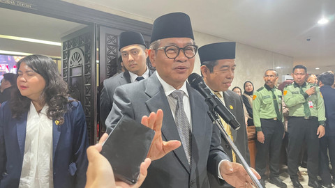 Gubernur DKI Jakarta Pramono Anung di Ruang Rapat Paripurna DPRD Provinsi DKI Jakarta, Gambir, Jakarta Pusat, Senin (4/8/2025). Foto: Nasywa Athifah/kumparan