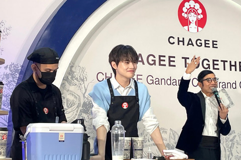 Chenle, anggota dari NCT Dream, saat acara Grand Opening CHAGEE Gandaria City, Sabtu (2/8/2025) Foto: Salsha Okta Fairuz/kumparan