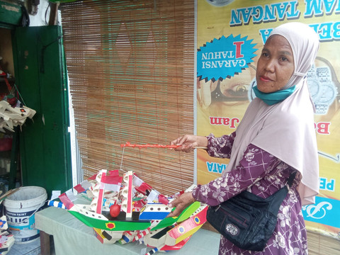 Souvenir khas Palembang Kapal Telok Abang yang sudah dijual di sepanjang Jalan Merdeka Kota Palembang/Anyelir.