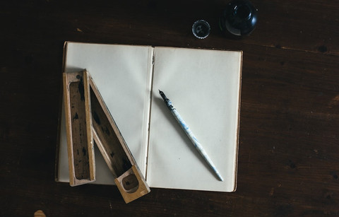 Ilustrasi Metode Cornell Note-Taking Biasanya Membagi Kertas Menjadi Tiga Bagian Utama      Sumber Unsplash/Kira auf der Heide